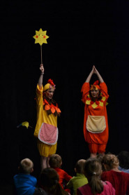 DIVADLO POD KLOBOUKEM, z.s.